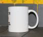 Preview: Weiße Tasse mit Spruch "BIN AM GRILLEN, KEINE TIPPS!, BIER BRINGEN!, ABFLUG"