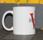 Preview: Weiße Tasse mit Spruch "BIN AM AUTO SCHRAUBEN, KEINE TIPS! BIER BRINGEN! ABFLUG"