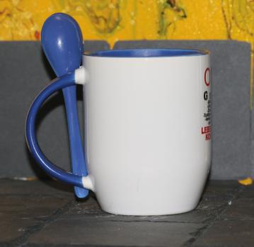 Weiße Tasse mit Spruch "OPA GmbH"