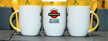 Weiße Tasse mit Spruch "ACHTUNG ZICKENZONE"