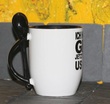 Weiße Tasse mit Spruch "ICH HATTE MAL GELD, JETZ FAHRE ICH US CARS"