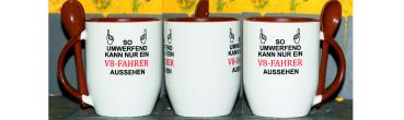 Weiße Tasse mit Spruch "SO UMWERFEND KAN NUR EIN ................ AUSSEHEN"