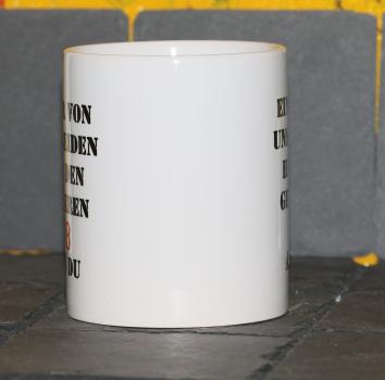 Weiße Tasse mit Spruch Weiße Tasse mit Spruch "EINER VON UNS BEIDEN HAT DEN GEILEREN V8 ALS DU"