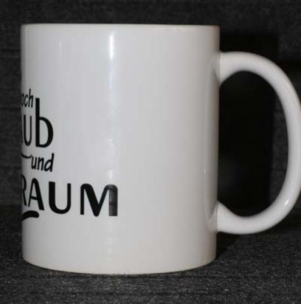 Weiße Tasse mit Spruch "manchmal hilft nur noch Feinstaub und Hubraum"
