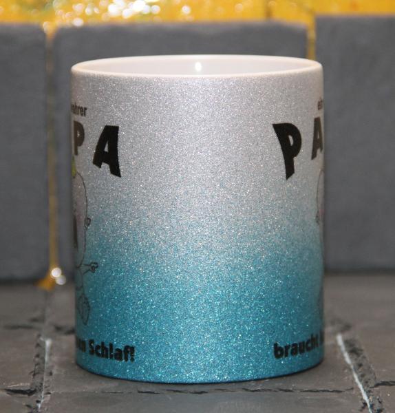 Weiße Tasse mit Spruch  "EIN WAHRER PAPA BRAUCHT KEIN SCHLAF"