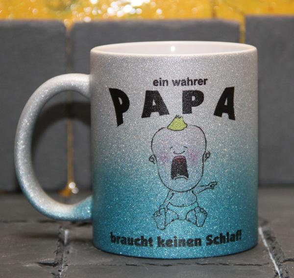 Weiße Tasse mit Spruch "EIN WAHRER PAPA BRAUCHT KEIN SCHLAF"