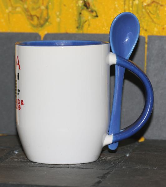 Weiße Tasse mit Spruch "OPA GmbH"