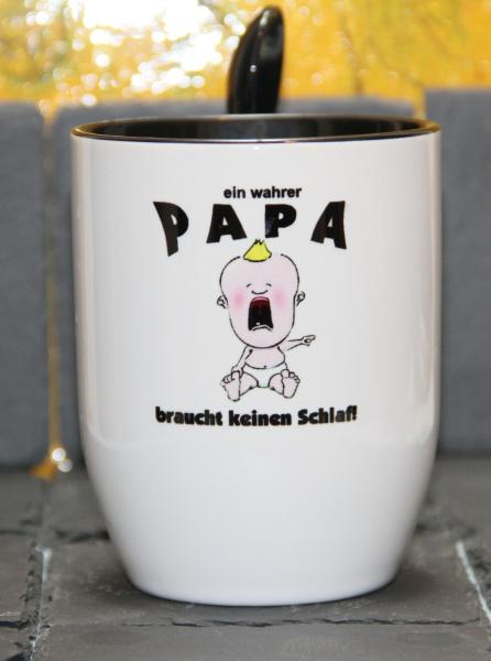 Weiße Tasse mit Spruch "EIN WAHRER PAPA BRAUCHT KEIN SCHLAF"