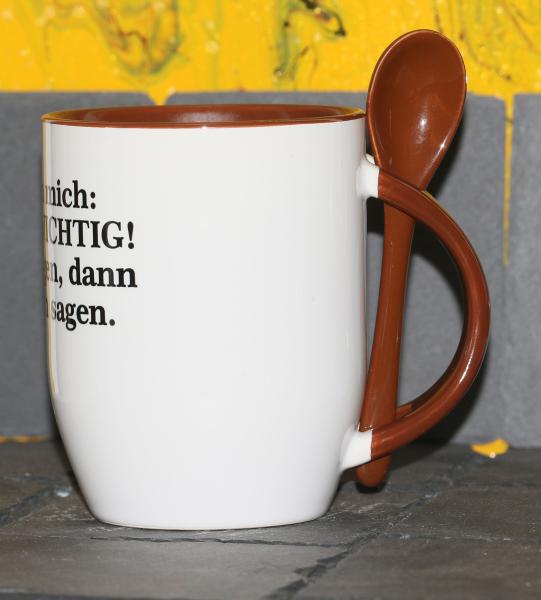 Weiße Tasse mit Spruch "GANZ WICHTIG!, ERST AUFLEGEN; DANN ARSCHLOCH SAGEN!"