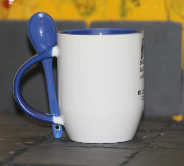 Weiße Tasse mit Spruch "Weiße Tasse mit Spruch "WARNUNG, DIESE PERSON FÄNGT SPONTAN AN ÜBER V8 US CARS ZU SPRECHEN"