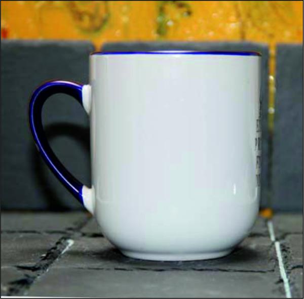 Weiße Tasse mit Spruch "EINE PRISE FICKT EUCH"