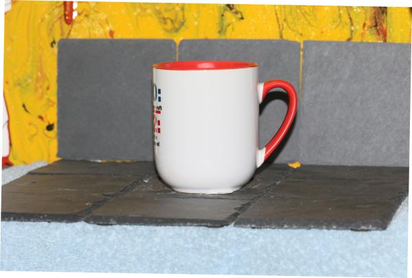 Weiße Tasse mit Spruch "Jungs die man ruft, Männer die auch kommen"