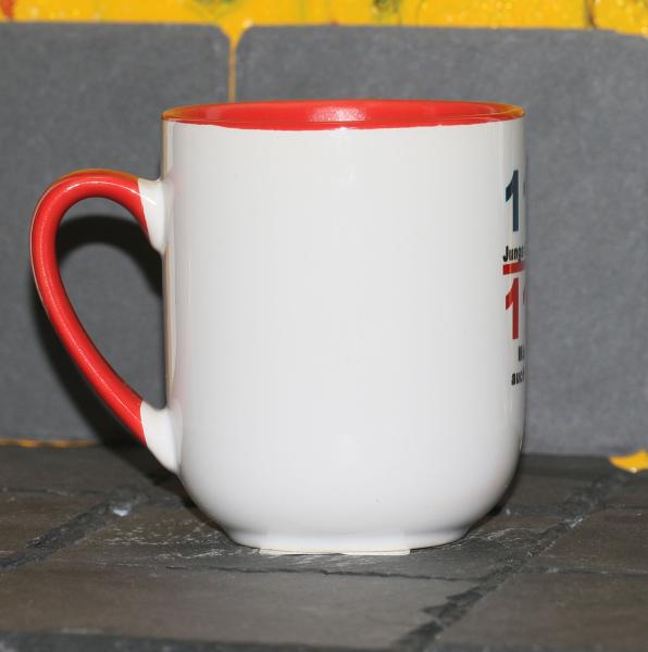 Weiße Tasse mit Spruch "Jungs die man ruft, Männer die auch kommen"