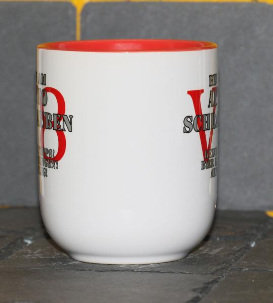 Weiße Tasse mit Spruch "BIN AM AUTO SCHRAUBEN, KEINE TIPS! BIER BRINGEN! ABFLUG"