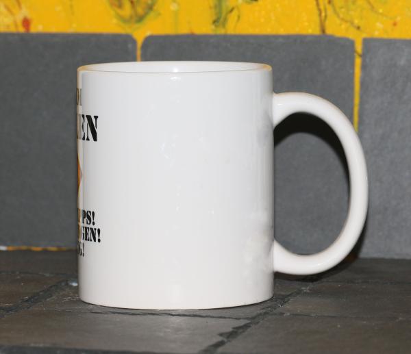 Weiße Tasse mit Spruch "BIN AM GRILLEN, KEINE TIPPS!, BIER BRINGEN!, ABFLUG"