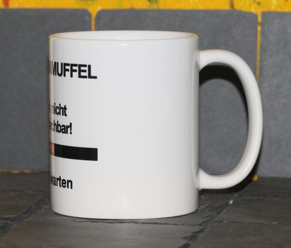 Weiße Tasse mit Spruch "MORGENMUFFEL; NOCH NICHT ANSPRECHEN"