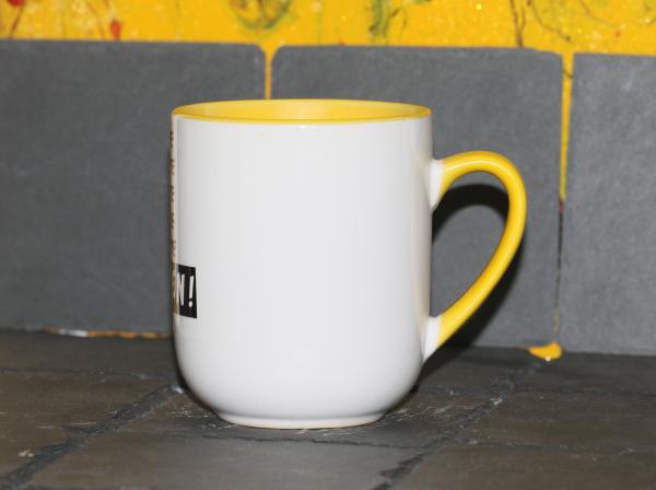 Weiße Tasse mit Spruch "EINE PRISE FICKT EUCH"