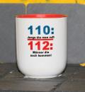 Weiße Tasse mit Spruch "Jungs die man ruft, Männer die auch kommen"